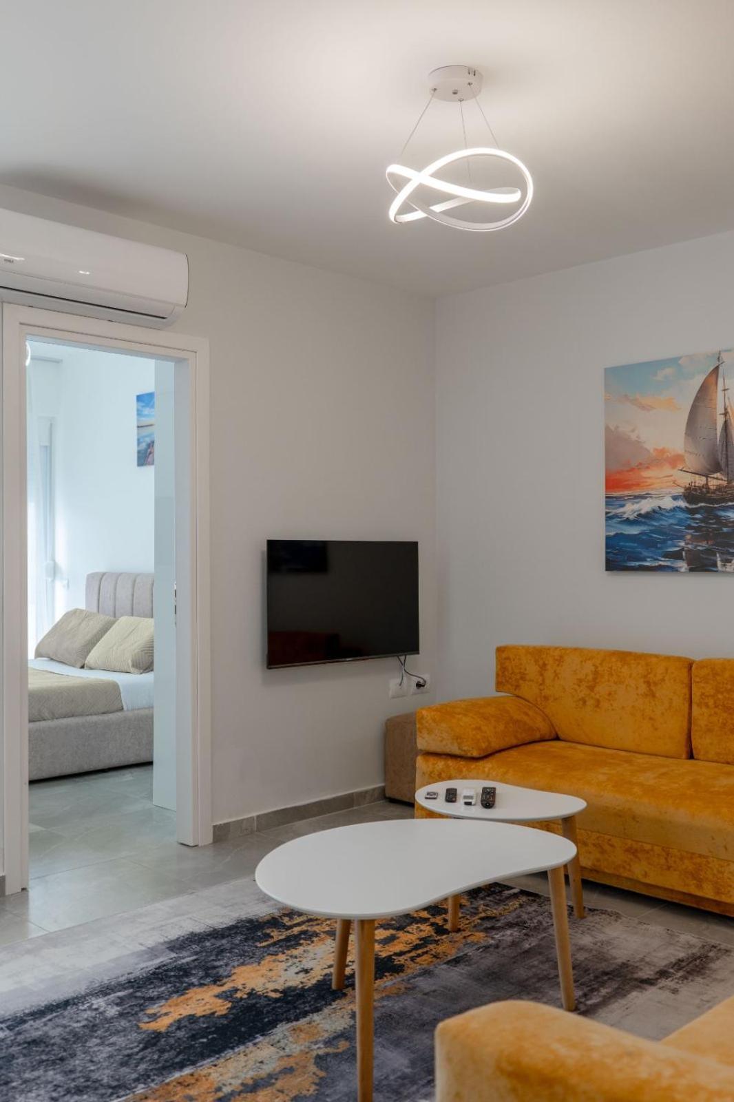 Esel Apartments Sarandë Exterior foto